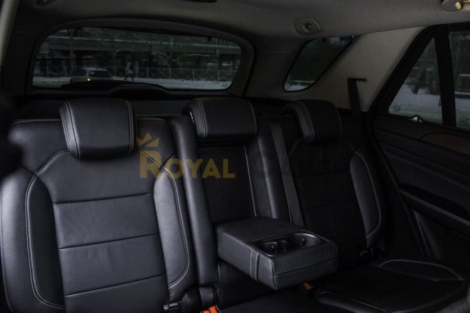 Mercedes-Benz ML 300 - фото 1