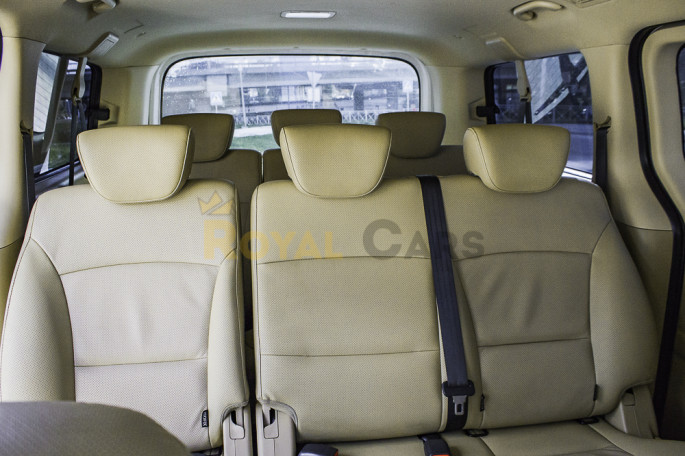 Hyundai H-1 (7 мест) - фото 1