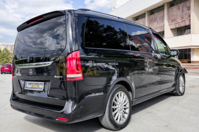 Mercedes-Benz V-class (6 мест) - фото 1