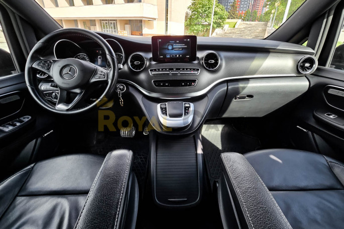 Mercedes-Benz V-class (6 мест) - фото 1