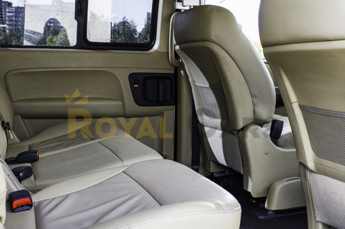 Hyundai H-1 (7 мест) - фото 1