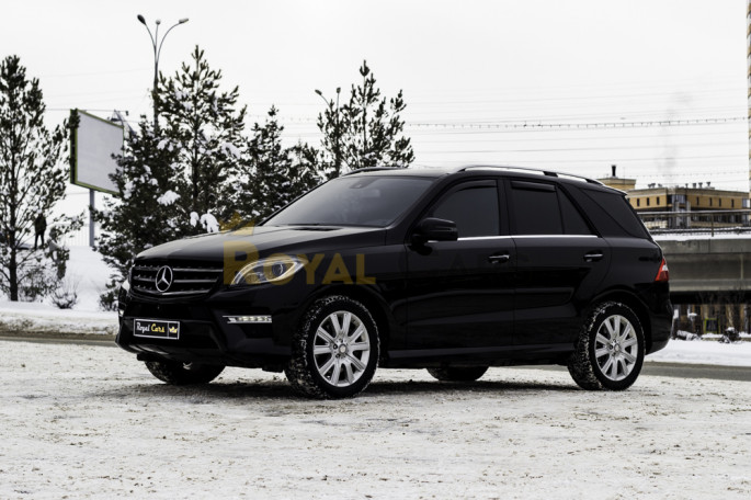 Mercedes-Benz ML 300 - фото 1