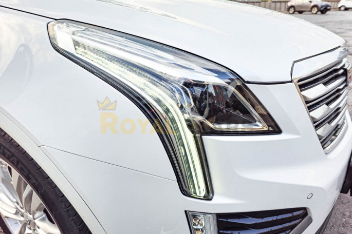 Cadillac XT5 - фото 1