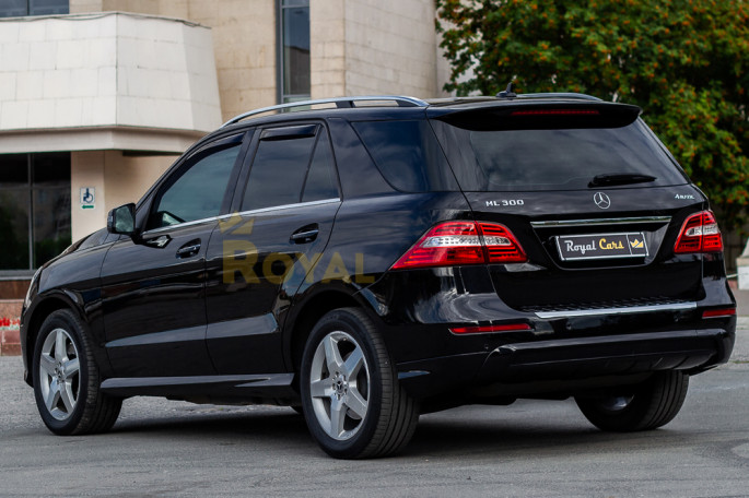 Mercedes-Benz ML-300 AMG Black - фото 1