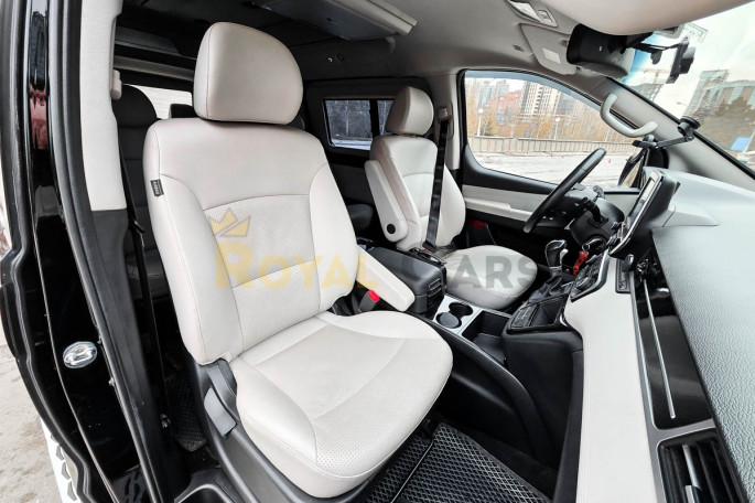 Hyundai Starex Urban (8 мест) - фото 1