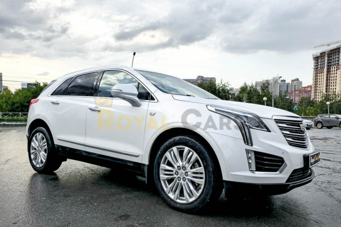 Cadillac XT5 - фото 1
