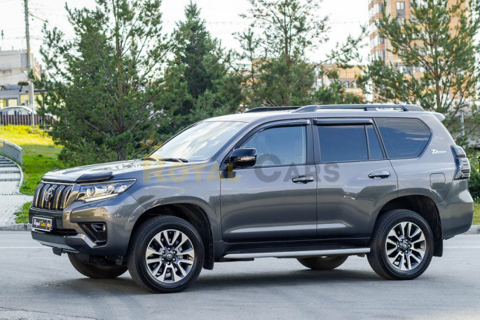 Toyota Land Cruiser Prado - фото 1