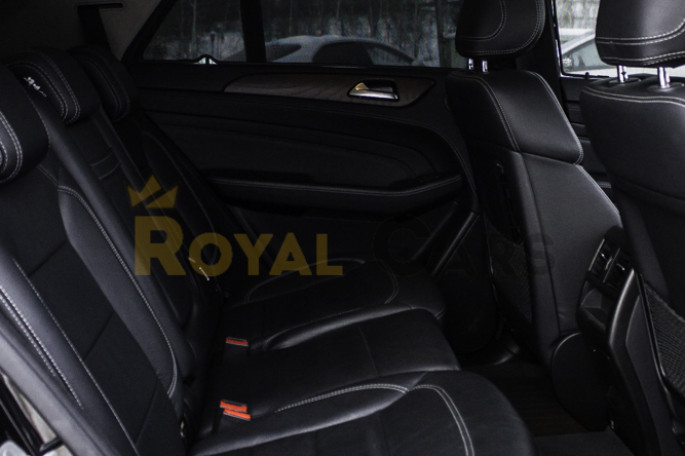 Mercedes-Benz ML 300 - фото 1
