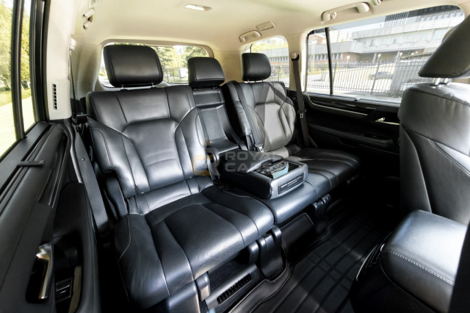 Lexus LX570 Luxury - фото 1