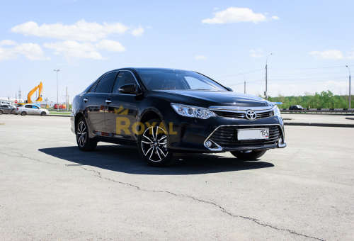 Toyota Camry V55 Exclusive - 1