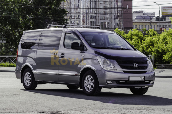 Hyundai Grand Starex (7 мест) - фото 1