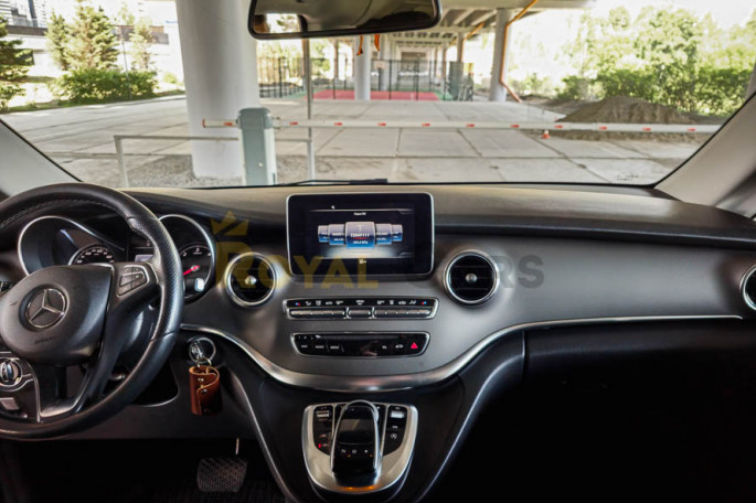 Mercedes-Benz V-class (6 мест) - фото 1