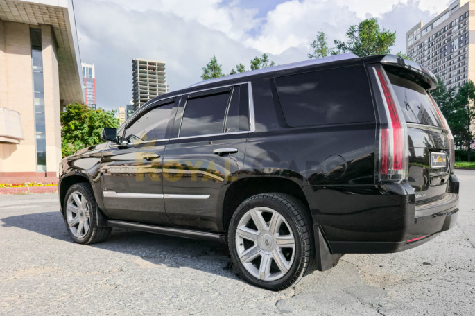 Cadillac Escalade - фото 1