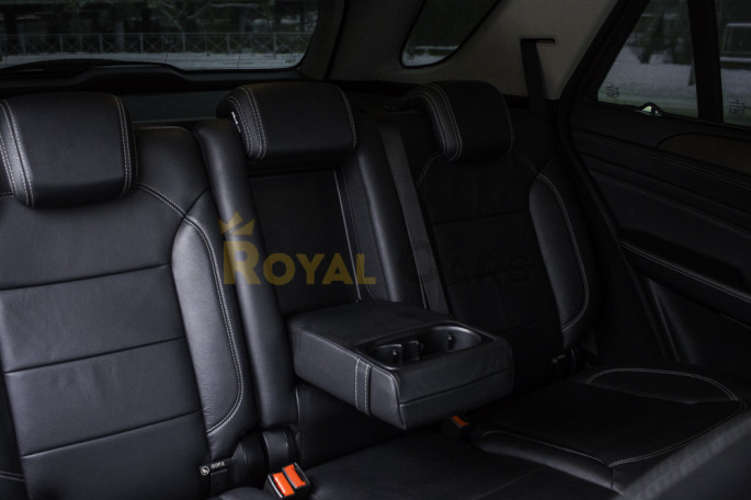 Mercedes-Benz ML 300 - фото 1