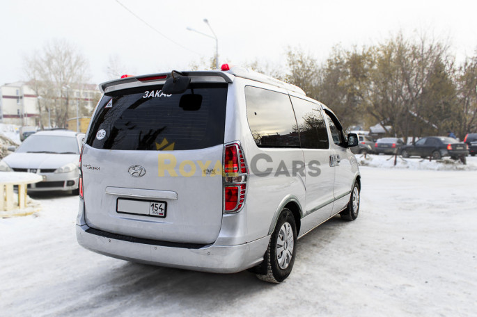 Hyundai Grand Starex (8 мест) - фото 1
