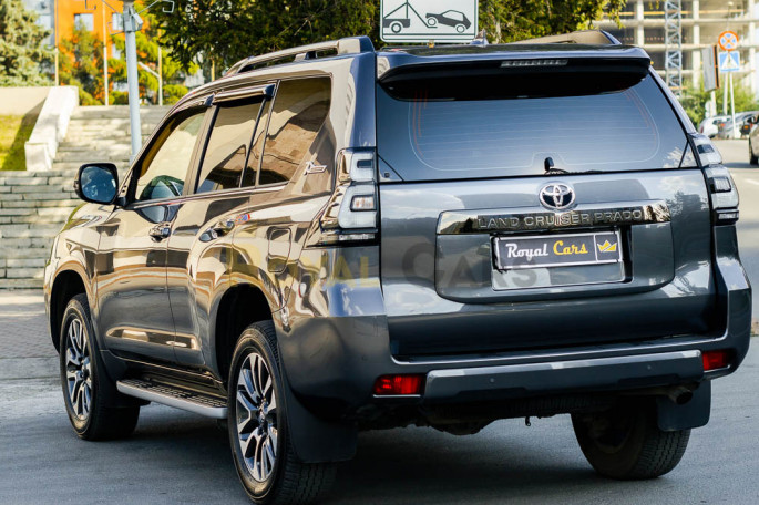 Toyota Land Cruiser Prado - фото 1