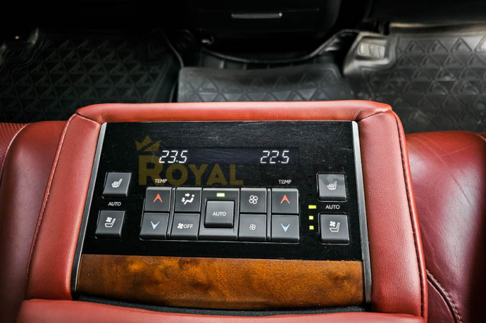 Lexus LX570 - фото 1
