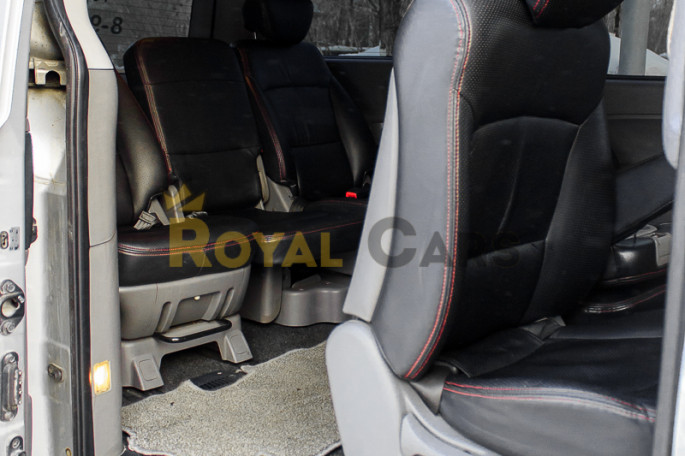 Hyundai Grand Starex (8 мест) - фото 1