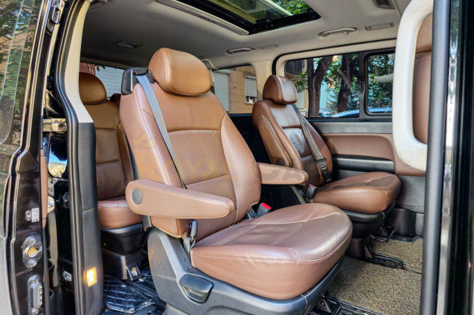 Hyundai Starex Urban (8 мест) - фото 1