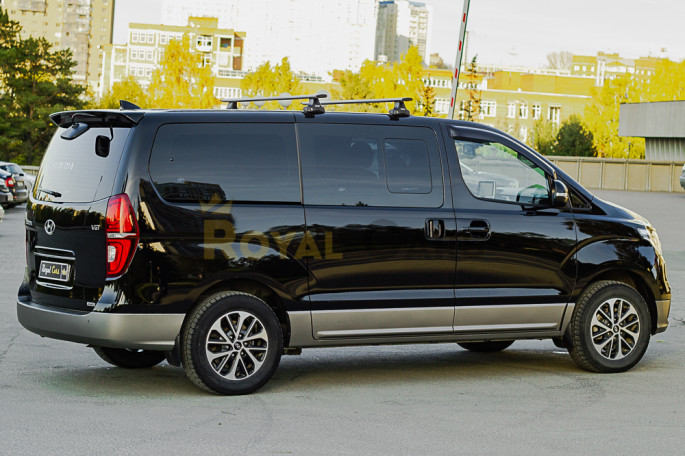 Hyundai Starex Urban (8 мест) - фото 1