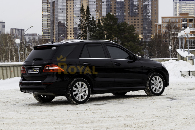 Mercedes-Benz ML 300 - фото 1