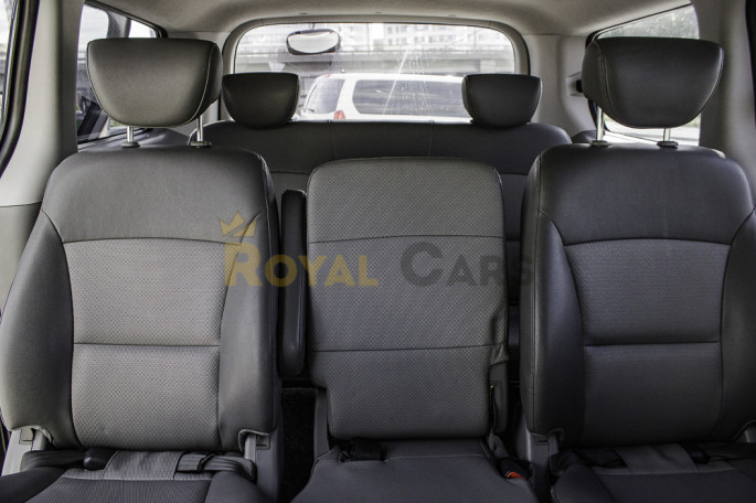 Hyundai Grand Starex (7 мест) - фото 1