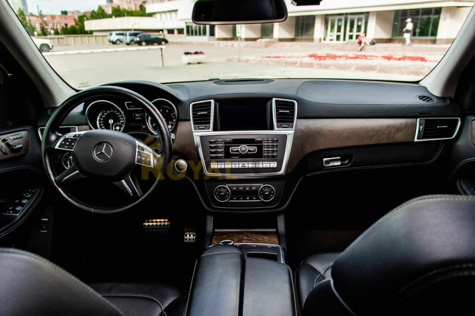 Mercedes-Benz ML-300 AMG Black - фото 1
