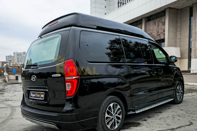 Hyundai Starex Urban (8 мест) - фото 1