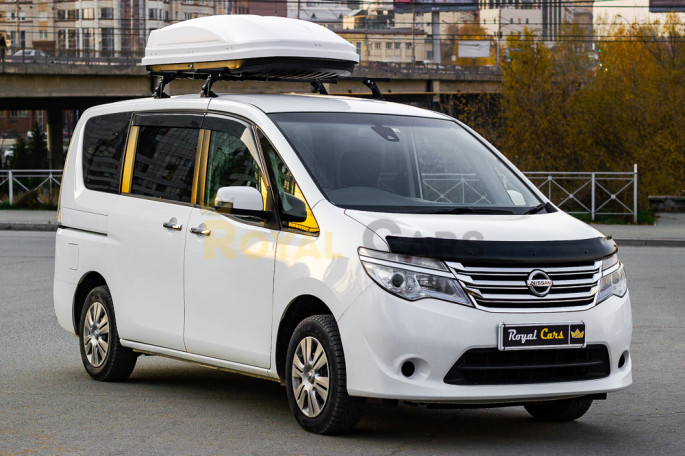 Nissan Serena C26 (6 мест) - фото 1
