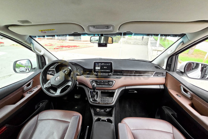 Hyundai Starex Urban (8 мест) - фото 1