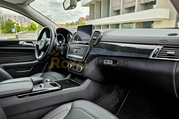 Mercedes-Benz GLE 350d - фото 1