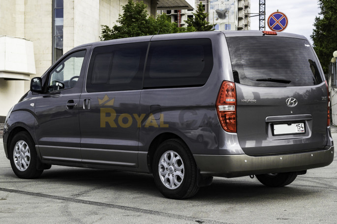 Hyundai H-1 (7 мест) - фото 1