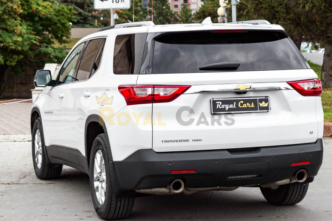 Chevrolet Traverse - фото 1