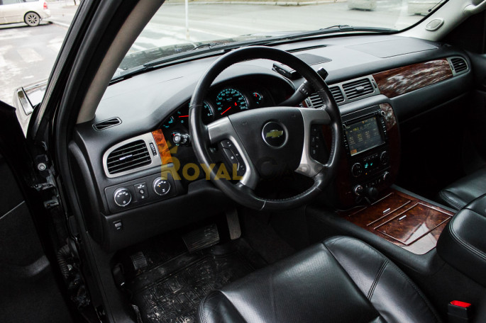 Chevrolet Tahoe - фото 1