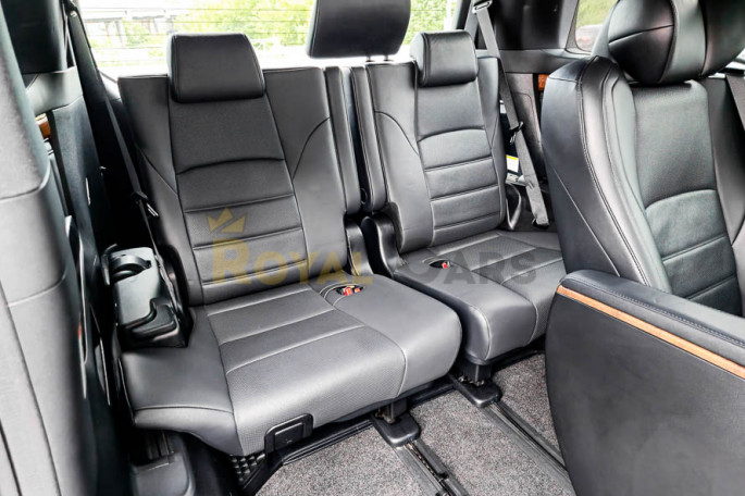 Toyota Alphard Executive Lounge (5 мест) - фото 1