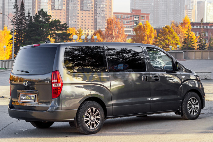 Hyundai H-1 Comfort+ (7 мест) - фото 1