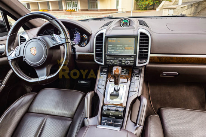 Porsche Cayenne - фото 1