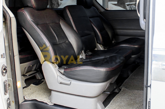 Hyundai Grand Starex (8 мест) - фото 1