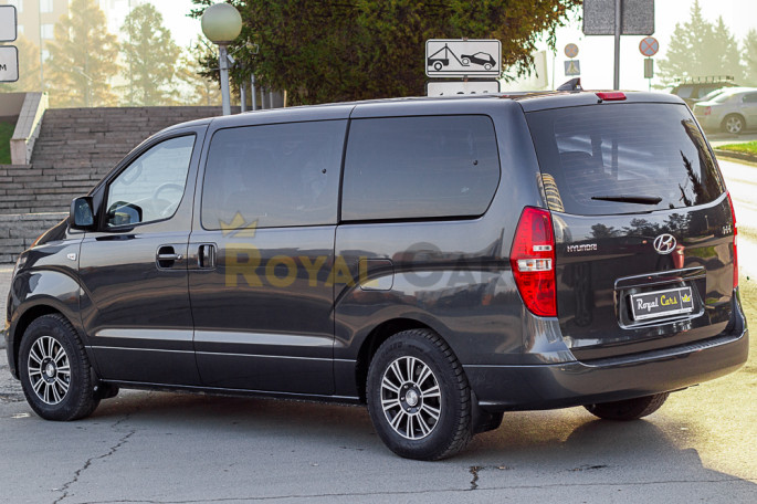 Hyundai H-1 Comfort+ (7 мест) - фото 1