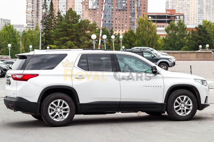 Chevrolet Traverse - фото 1