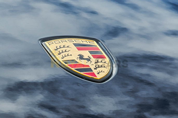 Porsche Cayenne - фото 1