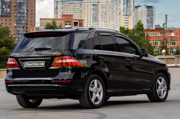 Mercedes-Benz ML-300 AMG Black - фото 1