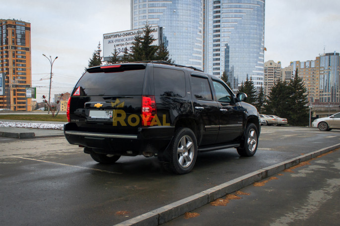 Chevrolet Tahoe - фото 1