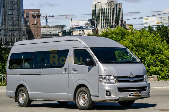 Toyota Hiace (11 мест) - фото 1