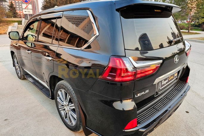 Lexus LX570 - фото 1
