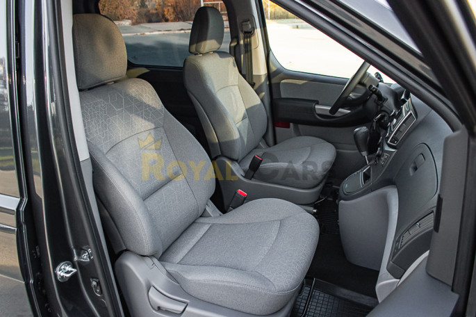 Hyundai H-1 Comfort+ (7 мест) - фото 1