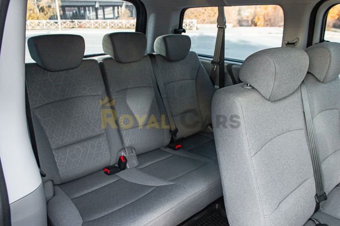 Hyundai H-1 Comfort+ (7 мест) - фото 1