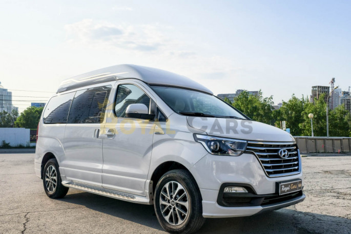 Hyundai Starex Urban (8 мест) - фото 1