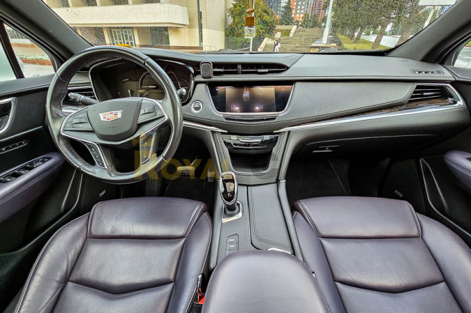 Cadillac XT5 - фото 1