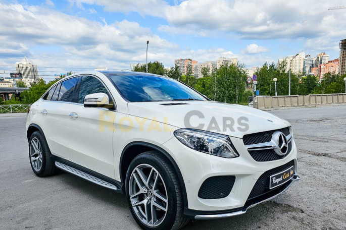 Mercedes-Benz GLE 350d - фото 1